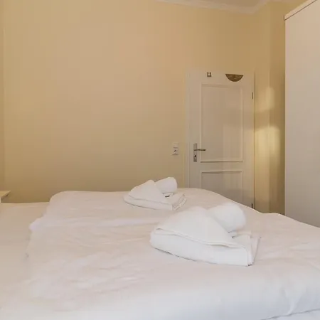 Duenenschloss Duenenschloss 1-17