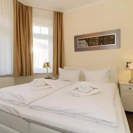 Duenenschloss Duenenschloss 1-17 *